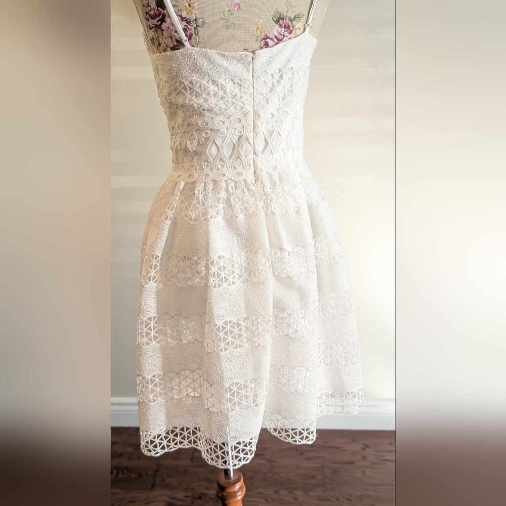 Guess Ivory Lace V-Neck Mini‎       Dress - 0002 - Picture 6 of 8